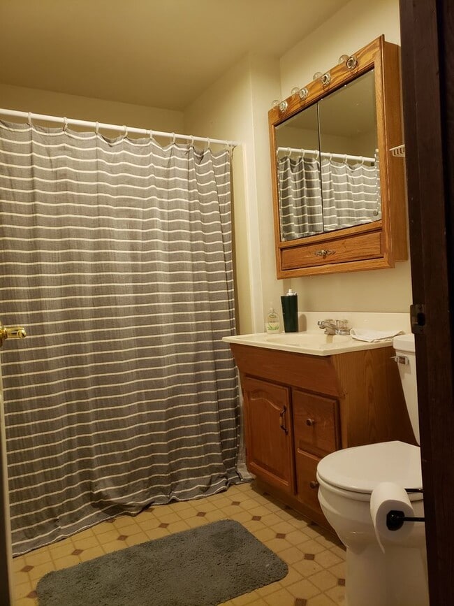 Photo - S. Fraser Street Apartamento Unidad 512FRS