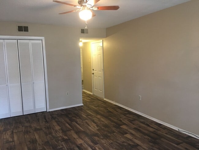 Photo - 3 Bed 1 Bath Home