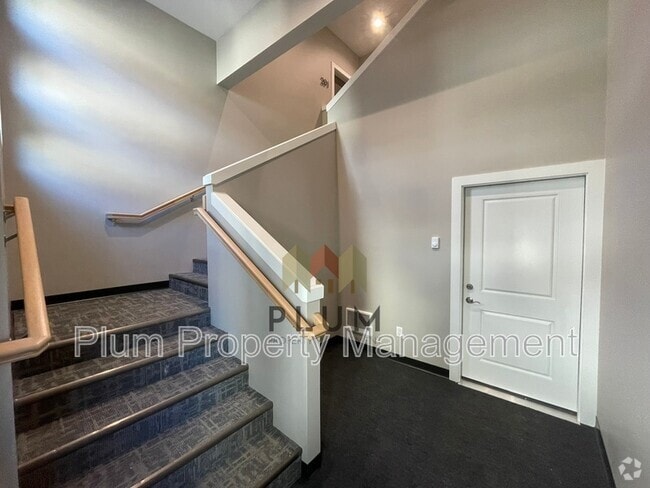 Building Photo - 1724 S 14th St W Unit 201 Rental