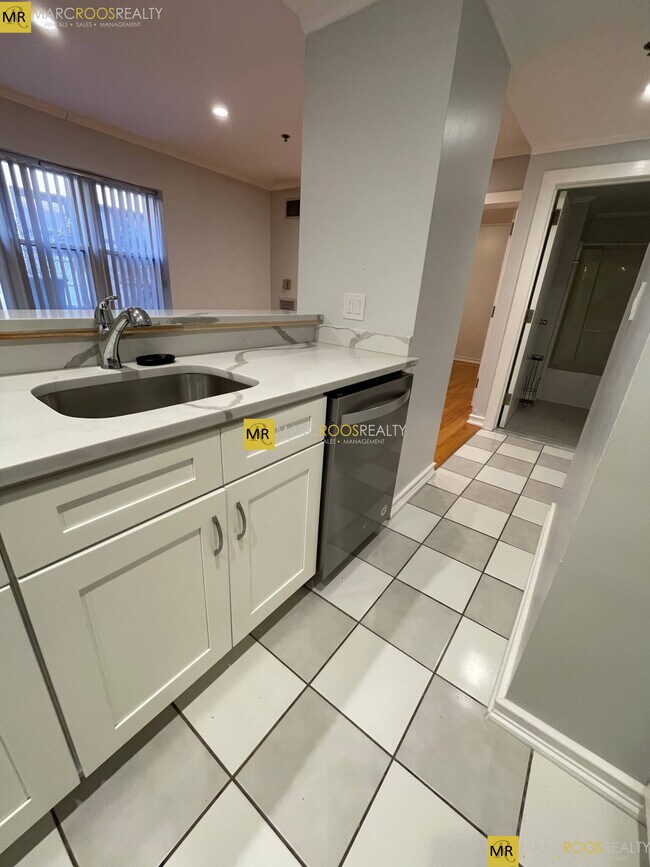 Photo - 534 Commonwealth Ave