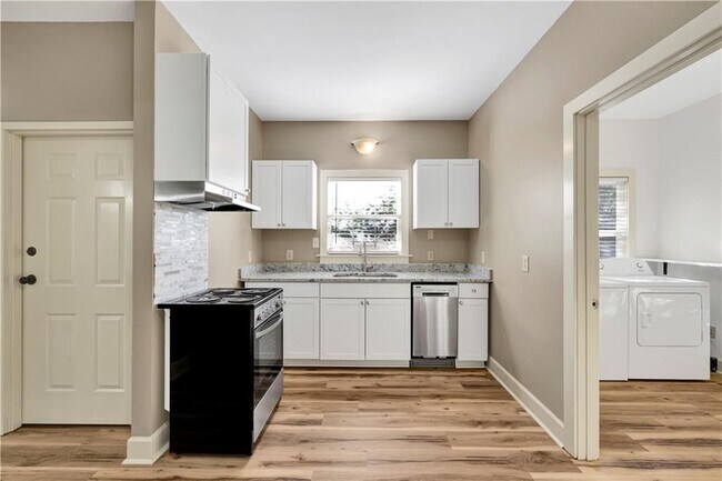 Photo - 305 N Jackson St