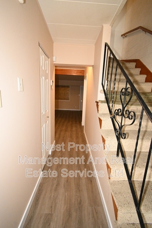 Photo - 588 Central St E Unit 1