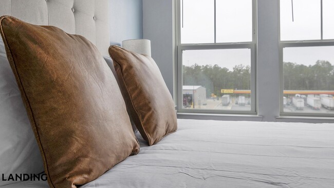 Photo - 12525 Tibbets Ln Unidad 2404