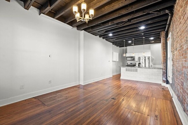 Photo - 1683 E Main St