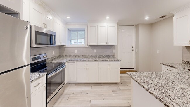 Photo - 2021 Commonwealth Ave Unit 1