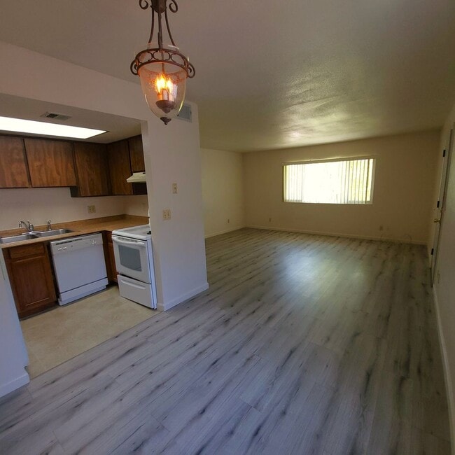 Photo - TEMPE CONDO READY TO RENT!!!
