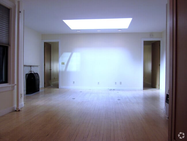 Building Photo - 127 West 56th Street Unit Apt 5