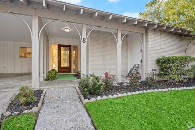 Building Photo - 8 Champions Colony E Rental