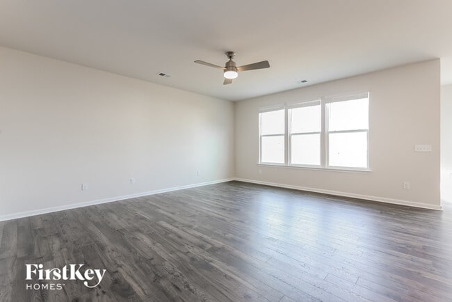 Photo - 608 Okame Ct