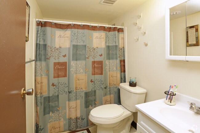 2BR,1BA-807 SF