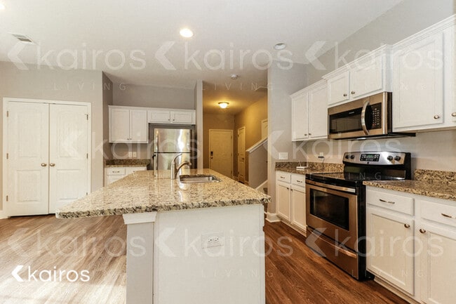 Photo - 707 Ferguson Ln