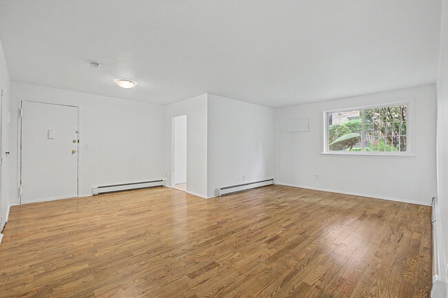 Photo - 345 N Broadway