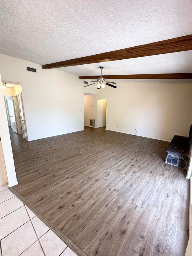 Photo - 3 Bedroom 2 Bathroom For Rent