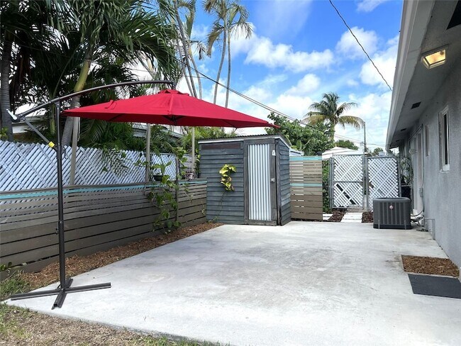 Photo - 4331 NE 5th Ave