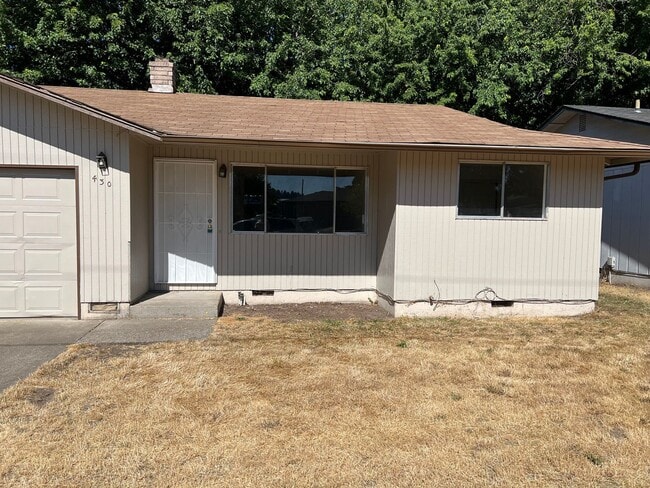 Building Photo - 2 Bedroom 1 Bathroom Duplex in Springfield Unit 430 S 51st Pl