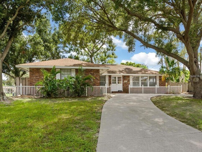 Photo - 2608 Constitution Blvd