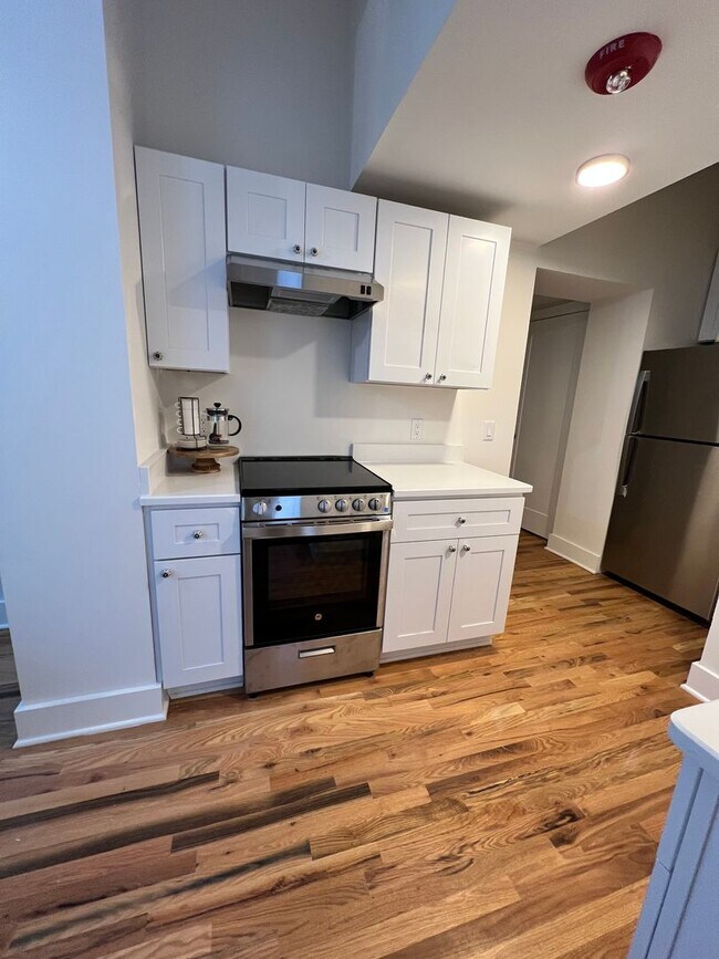 Photo - 106 E Broad St Unit Apt 2