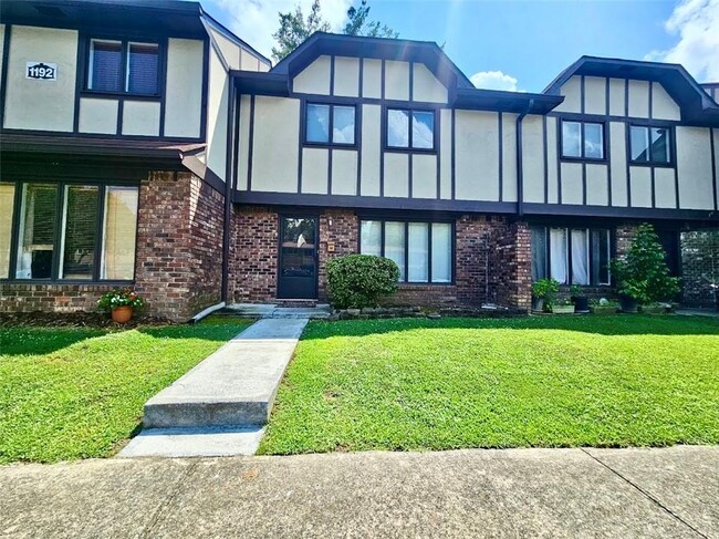 Building Photo - 1192 Ashborough Dr Unit B