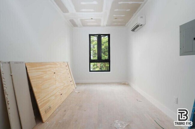 Building Photo - 1 bedroom in BROOKLYN NY 11206 Unit 4A Rental