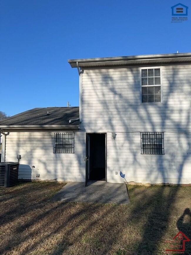 Photo - 3947 Webb Oaks Ct