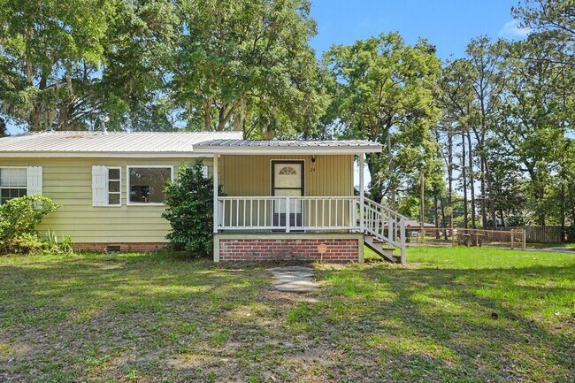Photo - 3 Bed 2 Bath Home with Great Outdoor Space!