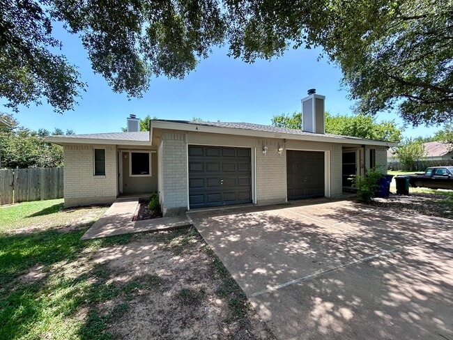 Building Photo - 3007 Kestrel Dr Unit A Rental