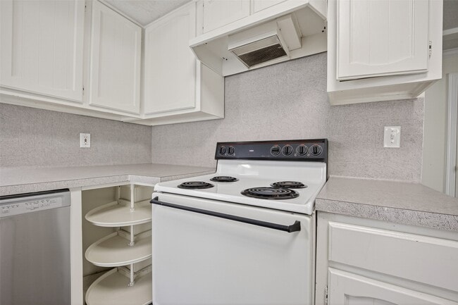 Photo - 1106 E Red Cedar Cir