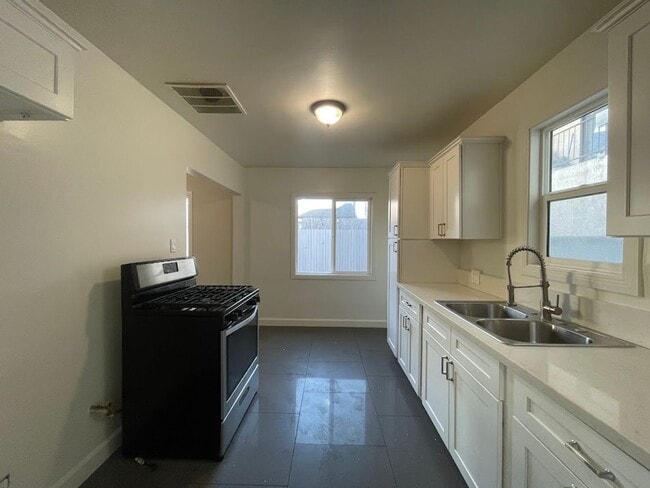 Photo - YUKON 13717-13719 Unidad 13719