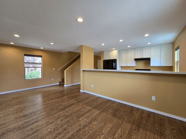 Photo - 2180 W Alameda St