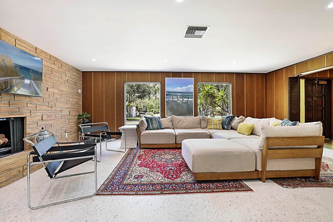 Photo - 400 NW 6th Ave