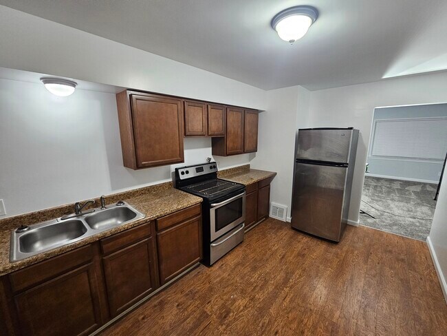 Kitchen - 2581 Benton St Apartments