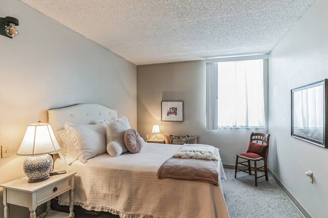 Capitol View Tower Apartments - Seniors 62+