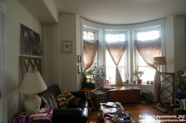 Building Photo - 73 Brighton Ave Unit 1 Rental