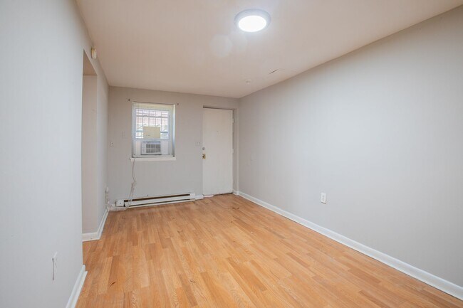 Photo - Cute 2 BR/1 BA Condo Apartment in Bellevue!