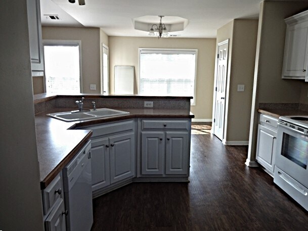 Photo - 521 San Dra Way