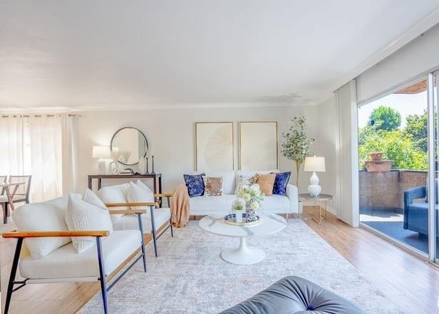 Building Photo - 818 S Lucerne Blvd Unit 84A