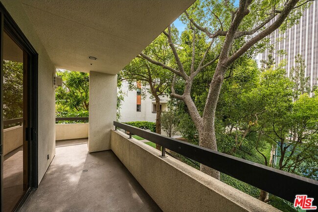 Photo - 2132 Century Park Ln Unidad 104