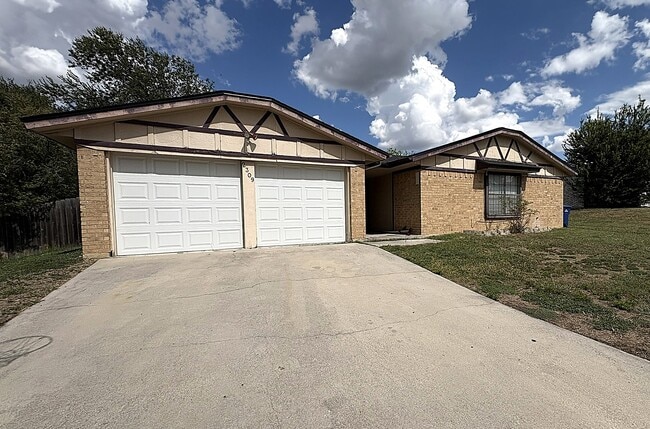 Photo - 2309 Whitney Dr