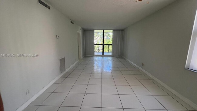 Photo - 8429 Forest Hills Dr Unit 305