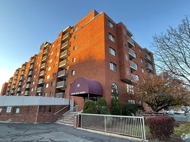 Building Photo - 30 Revere Beach Pkwy Unit 315 Rental