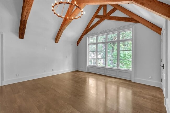 Photo - 425 Broadland Rd NW