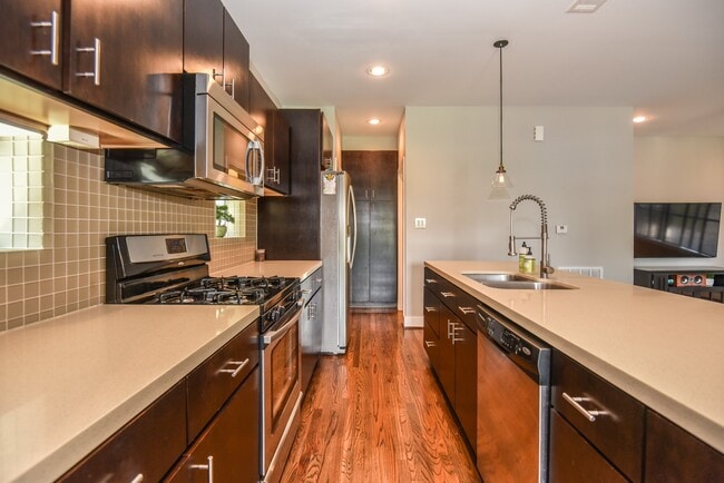 Photo - 4418 Koehler St