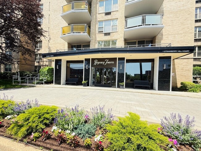 Photo - 1 Strawberry Hill Ct Unit APT 1A