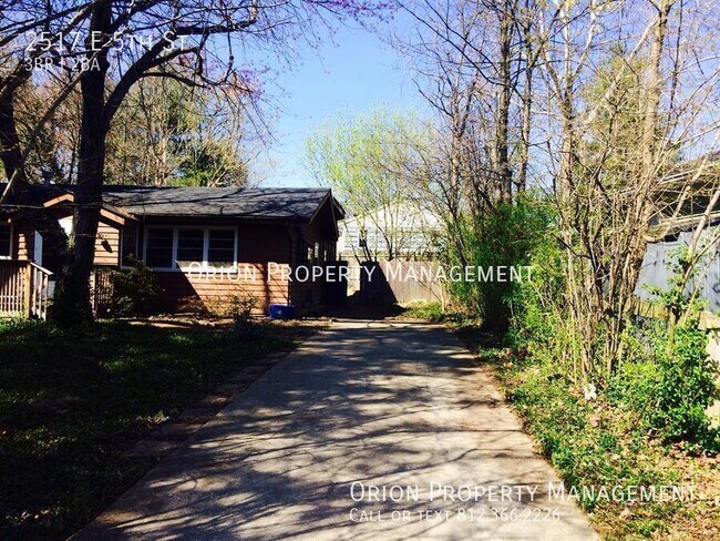 Photo - 2517 E 5th St