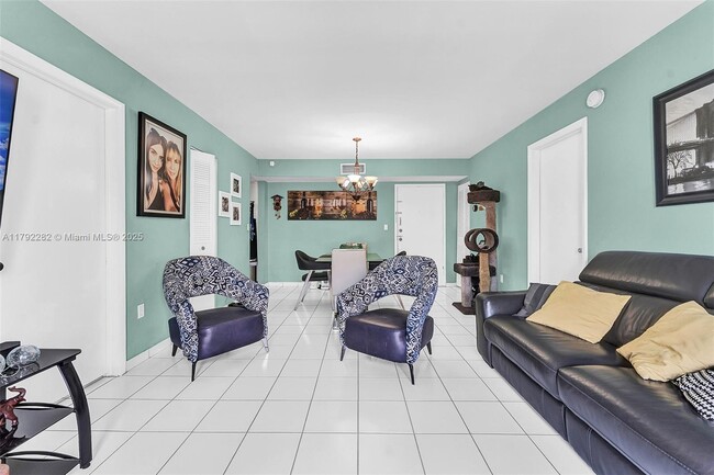 Photo - 4845 NW 7th St Unidad 309 Rental