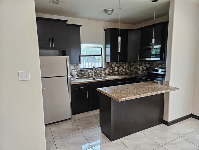 Photo - 2907 Clark Blvd Unidad 2