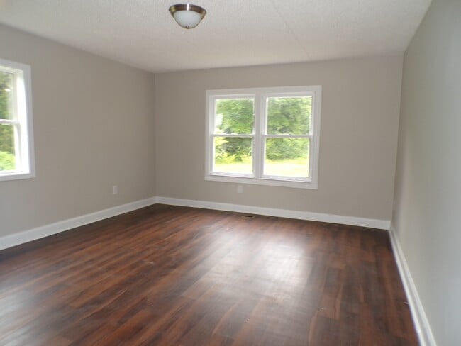 Photo - 5223 Loop Rd