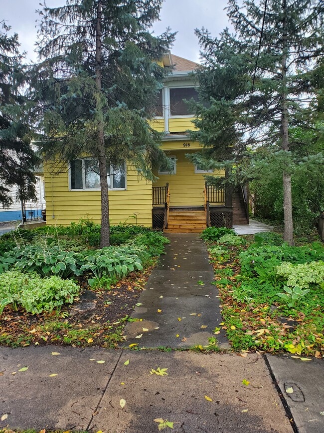 Building Photo - 916 N Broadway Dr Unit Lower Rental