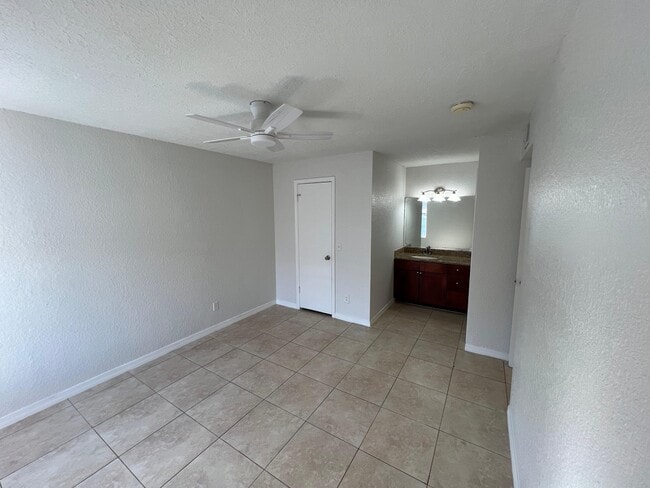 Photo - 5168 Conroy Rd