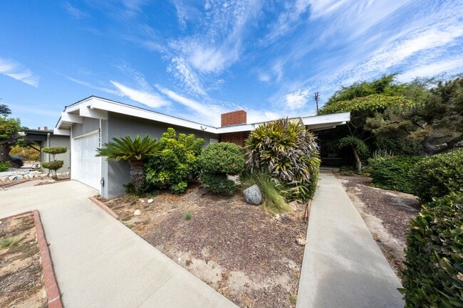 8357 Elsmore Dr